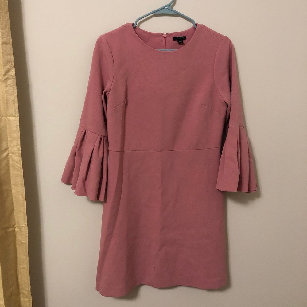 Classy Ann Taylor 3/4 length sleeve dress